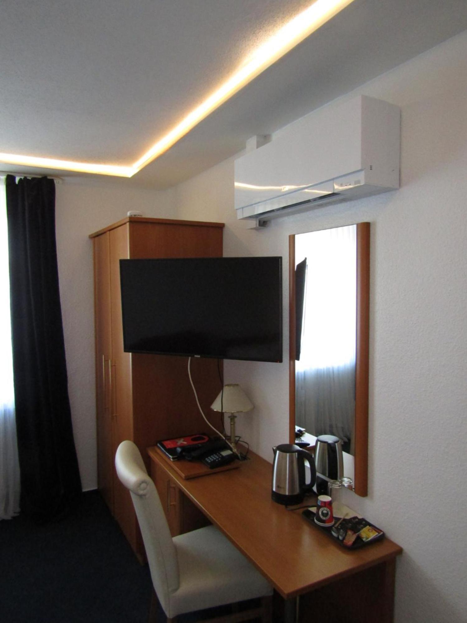 Altstadthotel-ไรเนอ ภายนอก รูปภาพ